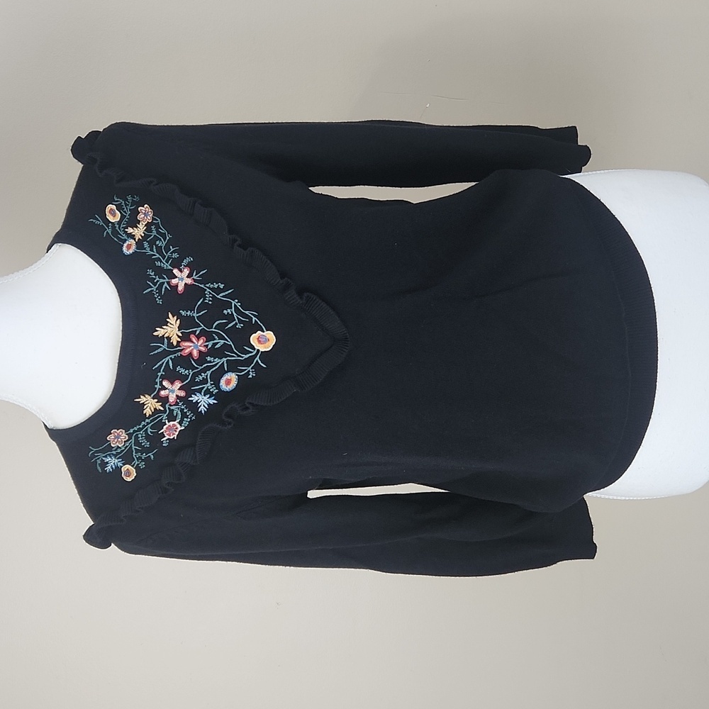 Octavia floral Embroidered black pullover scoop neck sweater size Small